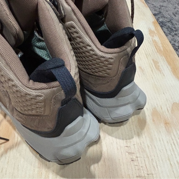 HOKA Anacapa MID GTX Men Size 8D - Picture 5 of 6